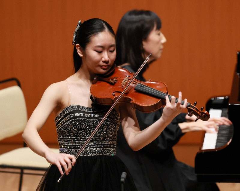 ジャズ ミュージシャン 高さ約91cm 横浜 KAZAMA＆CO バイオリニスト 第20回 石田泰尚＆﨑谷直人 スーパー・ヴァイオリン・ソロイスツ｜公演