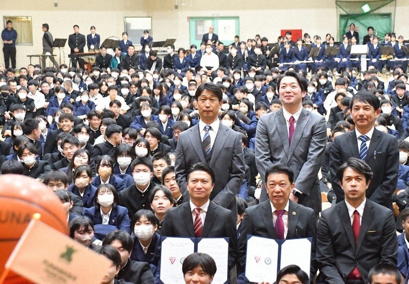 バスケ通じ地域活性化 Bリーグ「ジェッツ」と市船が連携協定 ／千葉