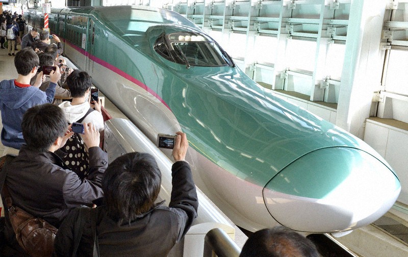 白鳥が「はやぶさ」止める 東北新幹線で一時運転見合わせ | 毎日新聞