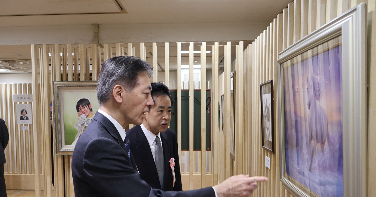 「警視庁職員美術展」開幕　絵画や書の力作　日本橋三越で8日まで