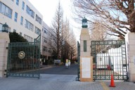 お茶の水女子大学の正門＝東京都文京区大塚2で2019年2月2日、本橋和夫撮影