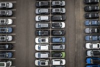 米コロラド州ボルダーの自動車販売店＝Chet Strange for WSJ