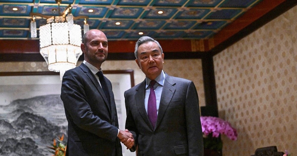 王毅氏「重大な危害」　中仏外相会談で高市首相答弁に言及、批判