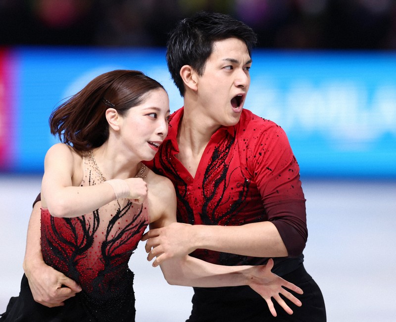 ペアSP、りくりゅう1位発進 フィギュアGPファイナル | 毎日新聞