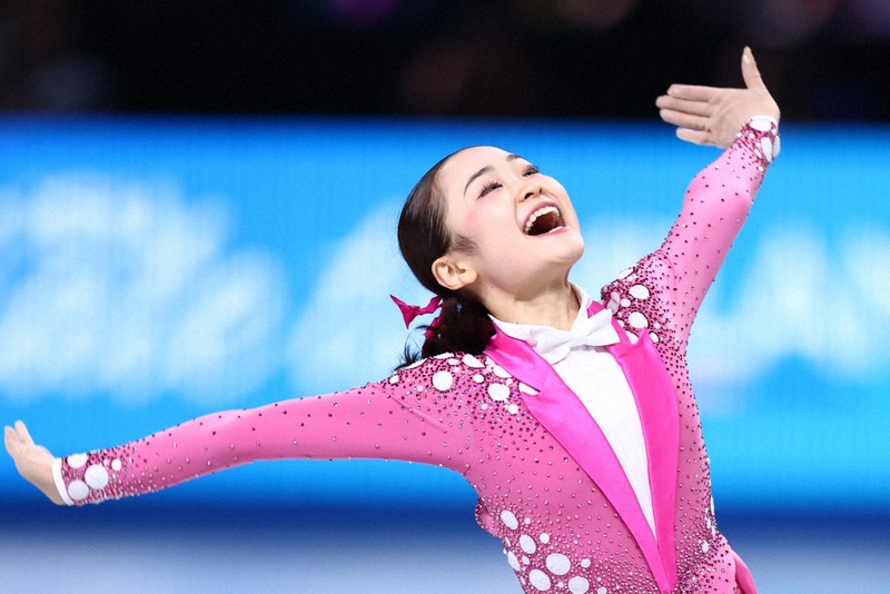 島田麻央、首位発進に納得の笑み ジュニアGPファイナル女子 | 毎日新聞