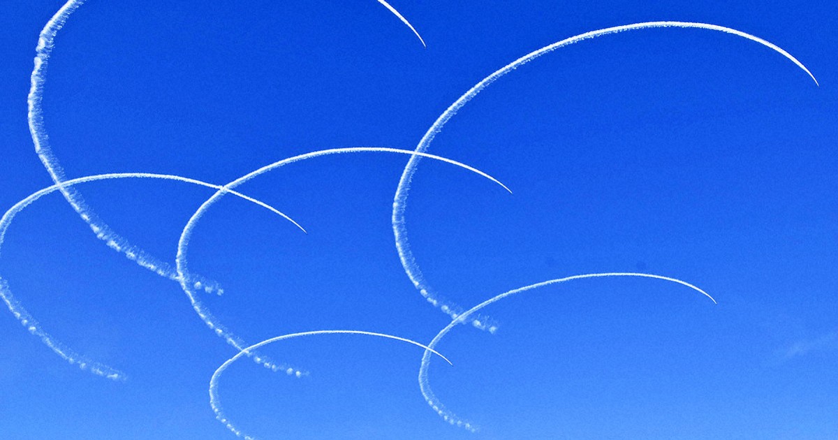 Blue Impulse aerobatics team wows spectators at Japan Self-Defense Force air show