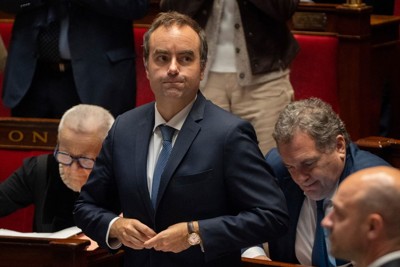 ルコルニュ首相は年金問題により厳しい政権運営を迫られている（2025年10月28日、仏国民議会）　Bloomberg