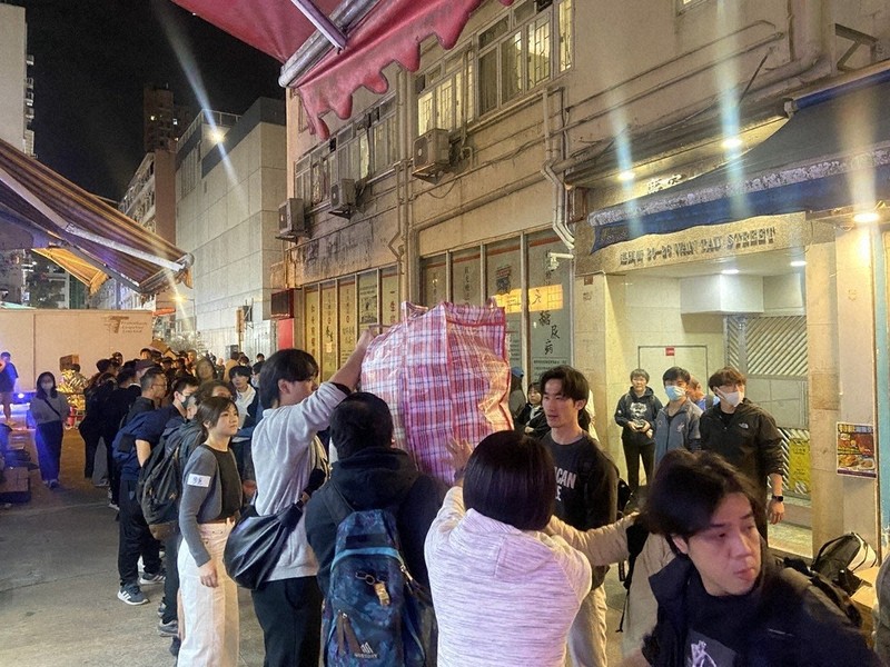 香港：香港火災 力になりたいのに 拘束リスク、戻れぬ故郷 | 毎日新聞