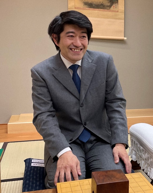 森内俊之九段、10年ぶりの棋戦優勝 羽生九段退け達人戦初V [写真特集1