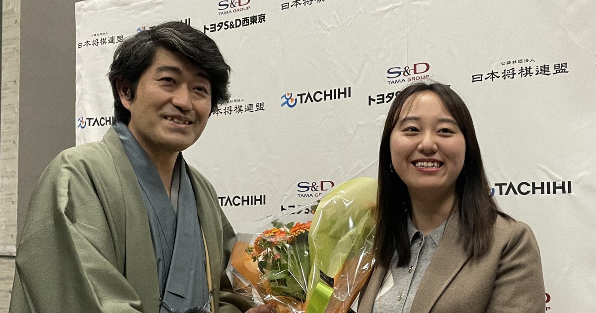 森内俊之九段、10年ぶりの棋戦優勝 羽生九段退け達人戦初V [写真特集1