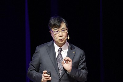 ノーベル賞受賞の記念講演をする坂口志文・大阪大特任教授＝ストックホルムのカロリンスカ研究所で2025年12月7日、共同