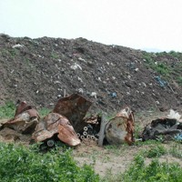 見渡す限りごみの山」 国内最大規模の不法投棄、有害物質今も [写真