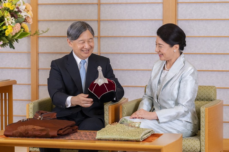 天皇陛下と皇后さま・雅子妃誕生特集 66歳の誕生日を迎える天皇陛下と皇后雅子さま、長女愛子さま - YouTube