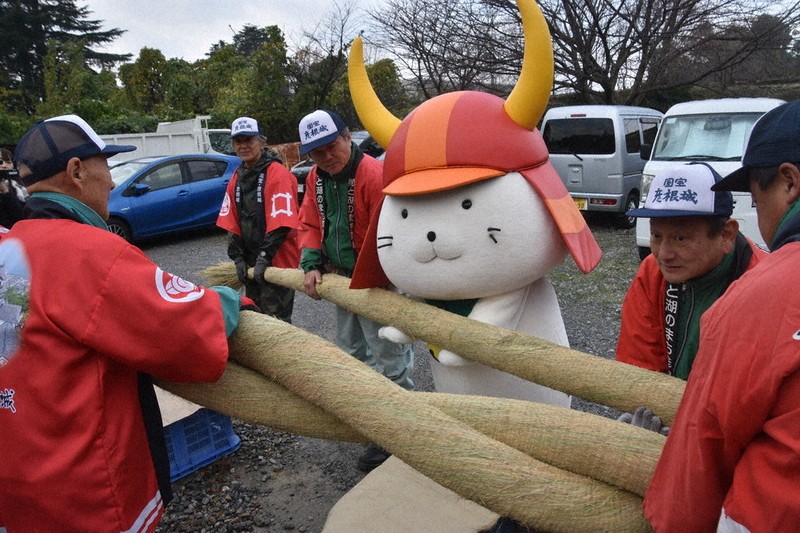 師走それぞれ せっせ、しめ縄作り 彦根 ／滋賀 | 毎日新聞