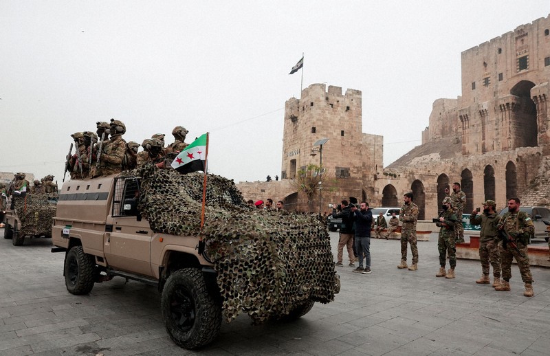 勝利は始まりにすぎない」 アサド政権崩壊1年、シリアで祝賀集会