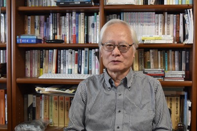 吉見義明さん＝東京都多摩市で2025年10月3日午後3時50分、待鳥航志撮影