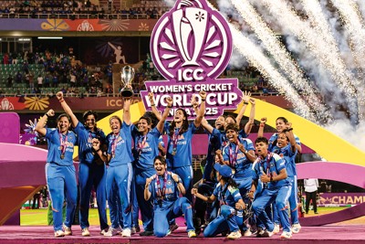 クリケットの女子Ｗ杯で優勝したインドチーム＝２０２５年11月 （ⓒUnnati Naidu／Sport Press Photo via ZUMA／共同）