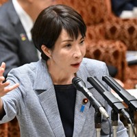 参院予算委員会で答弁する高市早苗首相＝国会内で2025年12月12日午後1時52分、平田明浩撮影