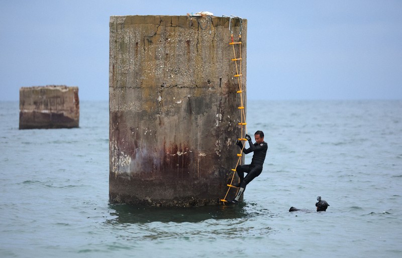 長生炭鉱で7回目の潜水調査始まる 事故から84年 遺骨収容目指す | 毎日新聞