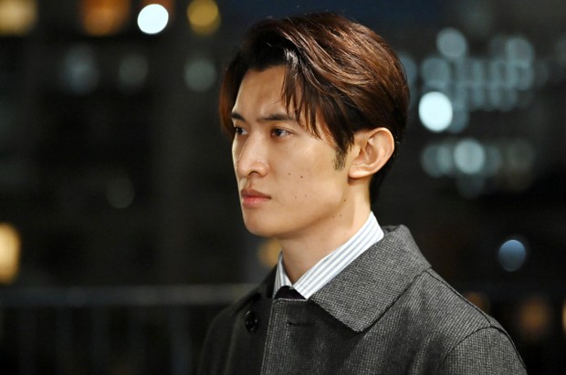 オリコンニュース：Snow Man向井康二の“表情の管理”が見事 『フェイク