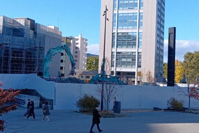 熊本市が市役所新庁舎建設を検討しているNTT西日本桜町ビルの跡地＝熊本市中央区で2025年12月12日午後2時18分、中里顕撮影