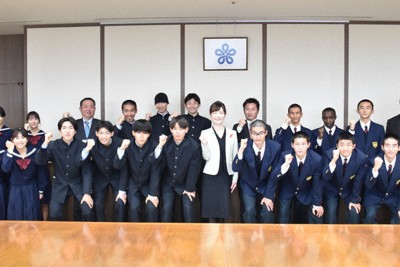 都大路へ「状態上げていく」　出場3校　県庁訪問　／福岡