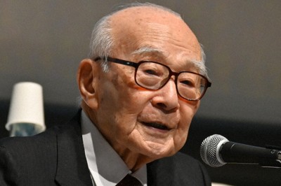 証言活動の重要性を語る田中熙巳さん＝長崎市尾上町で2025年12月12日午前11時22分、添谷尚希撮影