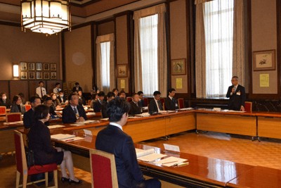 名古屋市教育委員会が設置した「性暴力防止プロジェクトチーム」。性教育についてどこまで踏み込んだ議論ができるか＝名古屋市で2025年11月7日、式守克史撮影