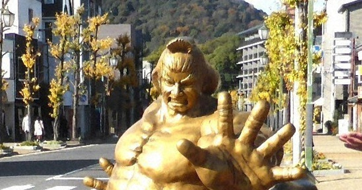 Statue of Street Fighter video game character E. Honda unveiled in west Japan city