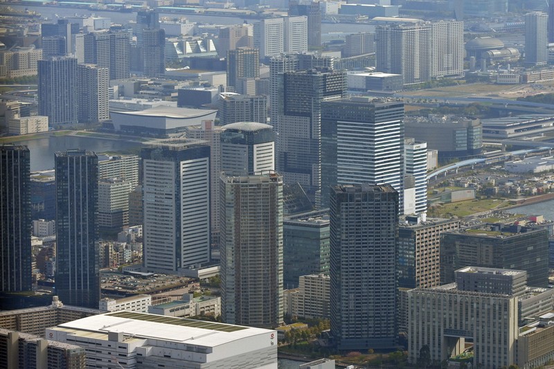 東京・豊洲のタワーマンション群。住宅ローン金利は上がる方向だ＝東京都江東区で2023年4月5日午後3時21分、本社ヘリから北山夏帆撮影
