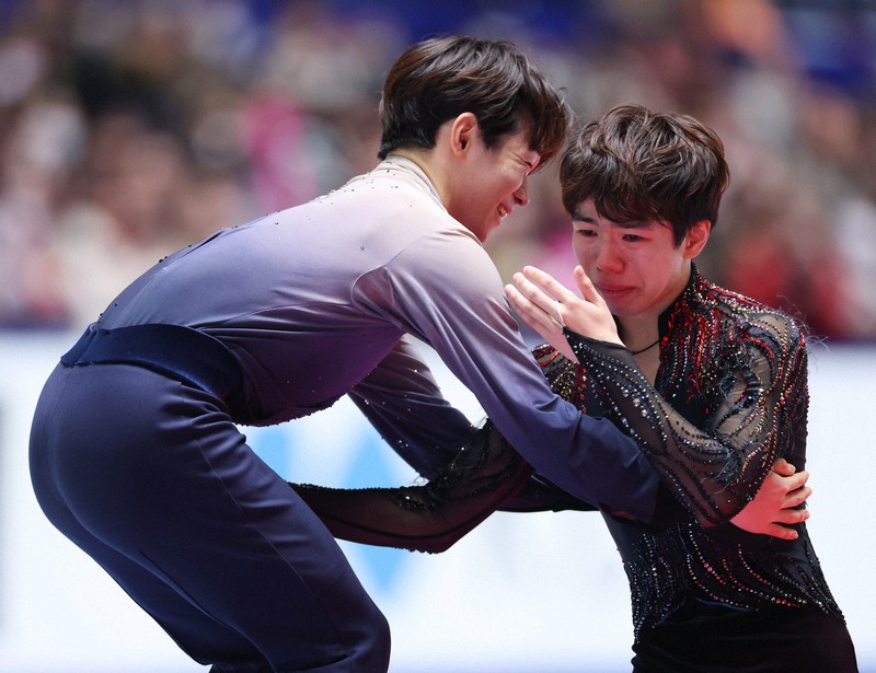 全日本フィギュア男子 同世代が表彰台 鍵山優真、佐藤駿、三浦佳生