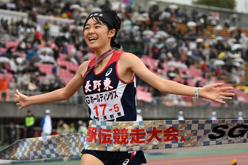 連覇の長野東・アンカー今井選手「笑顔でフィニッシュテープ切ろうと」