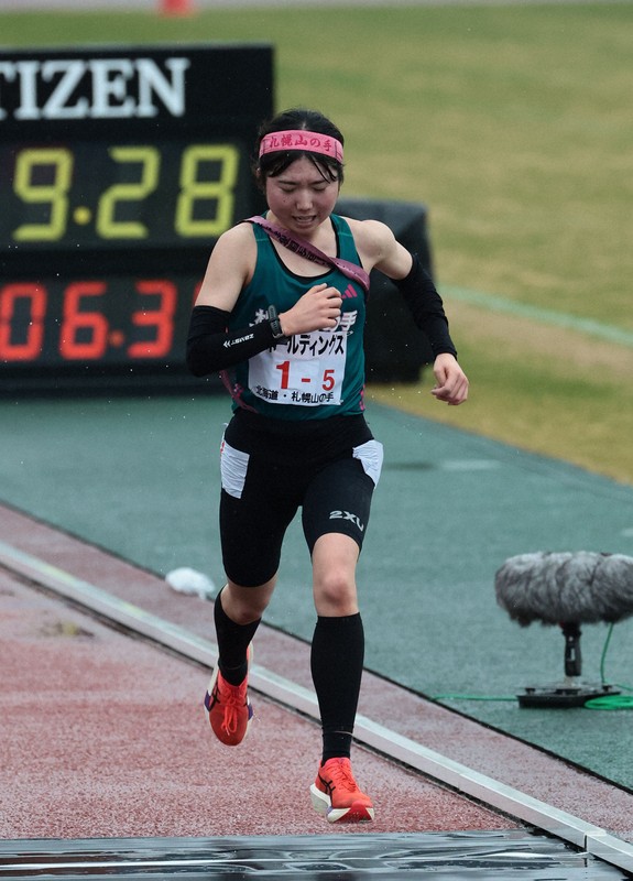 女子全チームのフィニッシュの瞬間