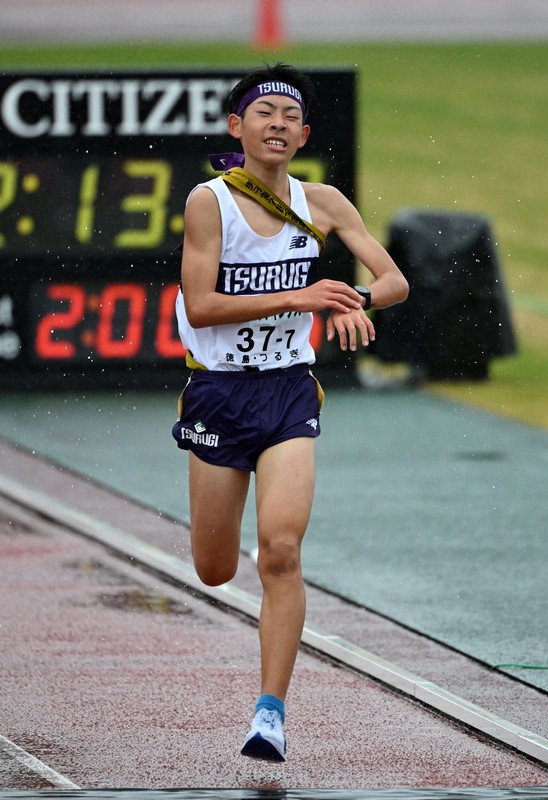 全国高校駅伝2025 男子全チームのフィニッシュ [写真特集1/57] | 毎日新聞
