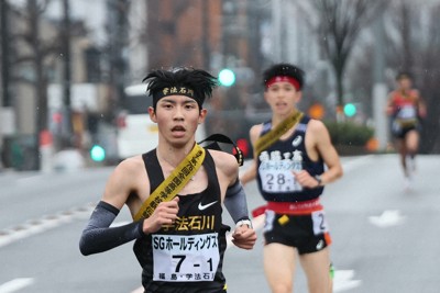 1区、西脇工を引き離す学法石川の増子陽太（手前）＝京都市内で2025年12月21日、長澤凜太郎撮影