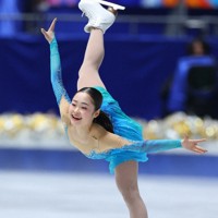 女子フリーで演技する島田麻央＝東京・代々木第一体育館で2025年12月21日、猪飼健史撮影