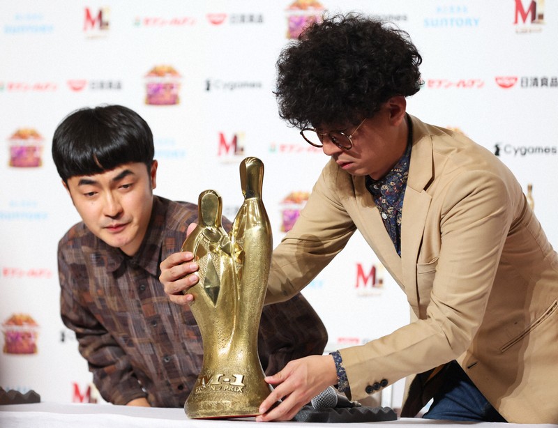 M－1グランプリ優勝者「たくろう」会見 [写真特集1/8] | 毎日新聞