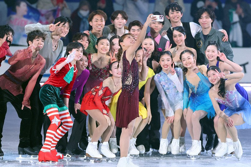 坂本花織 ステップ「完コピ」の鍵山と共演 全日本エキシビション