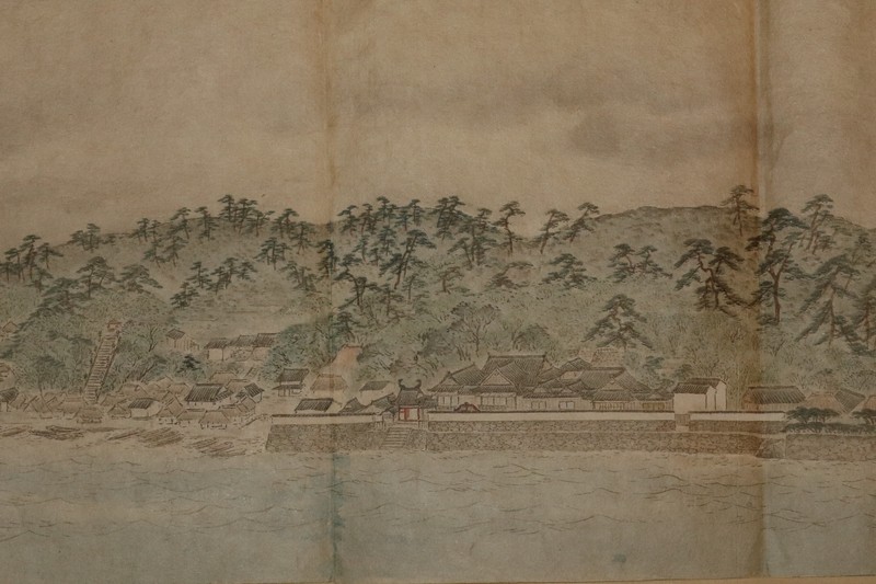 江戸時代後期に松鶴城を描いた絵図「椿泊森甚五兵衛屋敷海上ヨリ見ル図」。城館の姿が克明に描かれている（個人蔵）