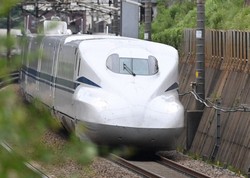 東海道新幹線「N700S」＝愛知県大府市で2020年7月1日、兵藤公治撮影
