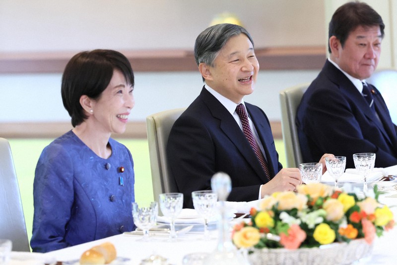 天皇陛下が高市首相ら招き昼食会 秋篠宮さまも同席 | 毎日新聞