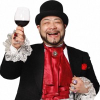 お笑いコンビ「髭男爵」の山田ルイ53世さん＝サンミュージック提供
