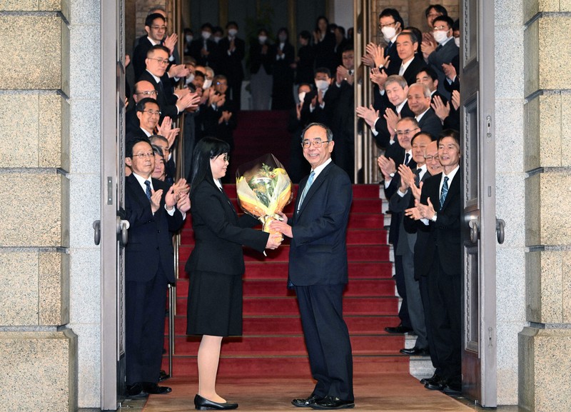 宮内庁長官の離着任会見 新長官は黒田武一郎氏 [写真特集1/8] | 毎日新聞