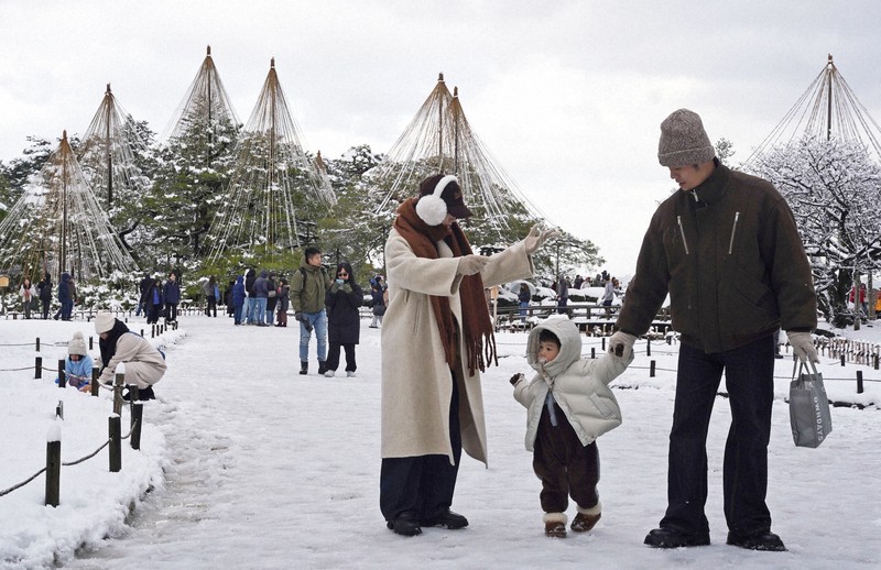 日本海側で大雪 雪の兼六園 金沢 ［写真特集1/5］ | 毎日新聞