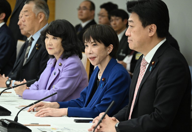 社説：過去最大、122兆円予算案 「責任ある」はどこに行った | 毎日新聞
