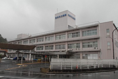 民間病院との経営統合の方針が示された安来市立病院＝島根県安来市広瀬町広瀬で2025年9月18日午後3時24分、上野宏人撮影