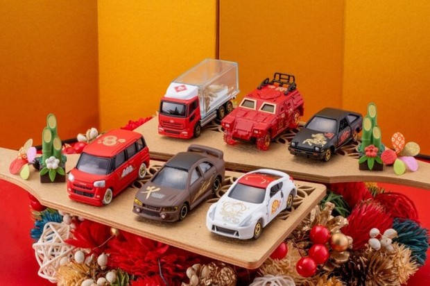 オリコンニュース：［きょうから］“くじ形式”「福舞トミカ」全6種、12