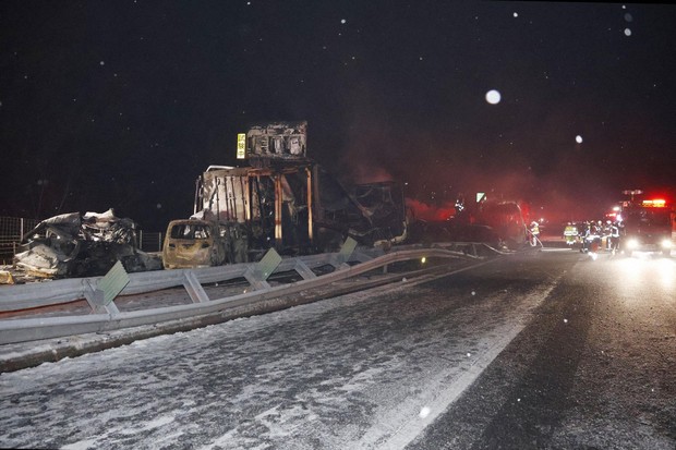 2 dead, 26 injured in 67-vehicle expressway pileup northwest of Tokyo