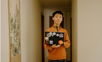 高校生のドブロシンスキー氏はAIベースの「ビヨンドSPX」を開発=Grant Hindsley for WSJ