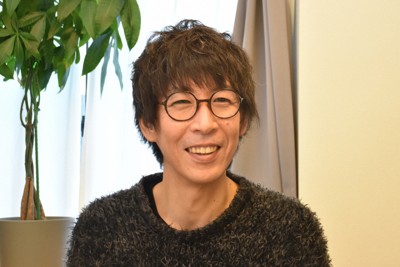 作家の早見和真さん＝東京都内で2025年12月5日午後4時21分、松原由佳撮影